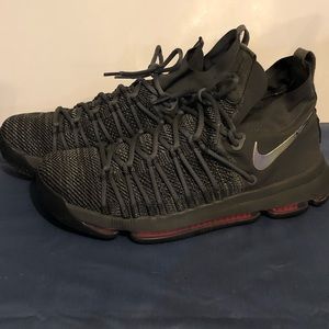 Men’s 10 Nike Zoom Kd9 Elite Ts